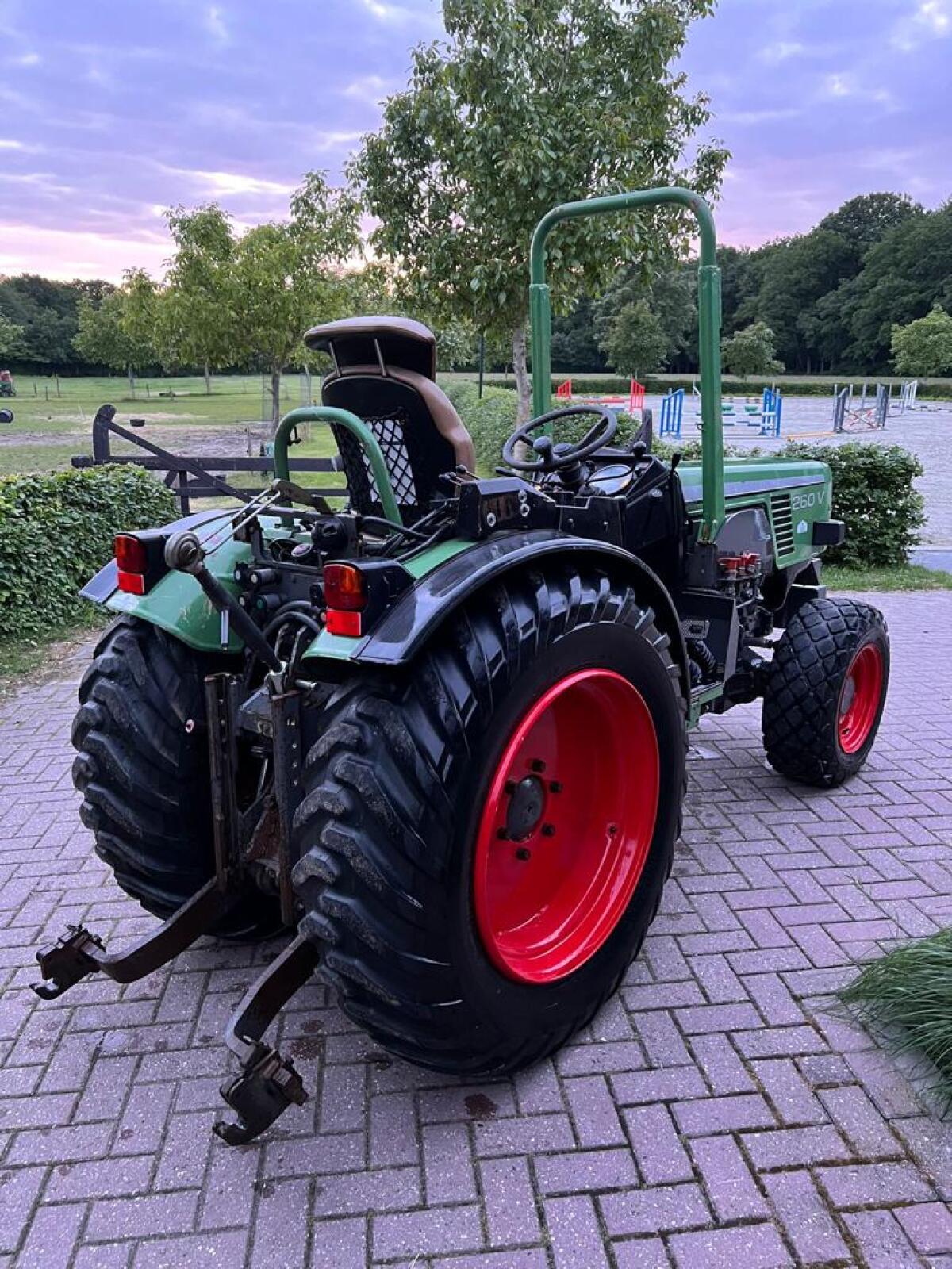 FENDT 260 V 3