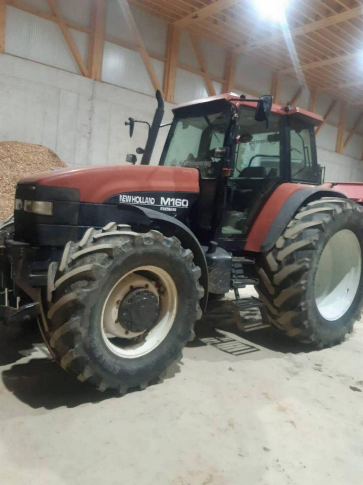 New Holland M160 3