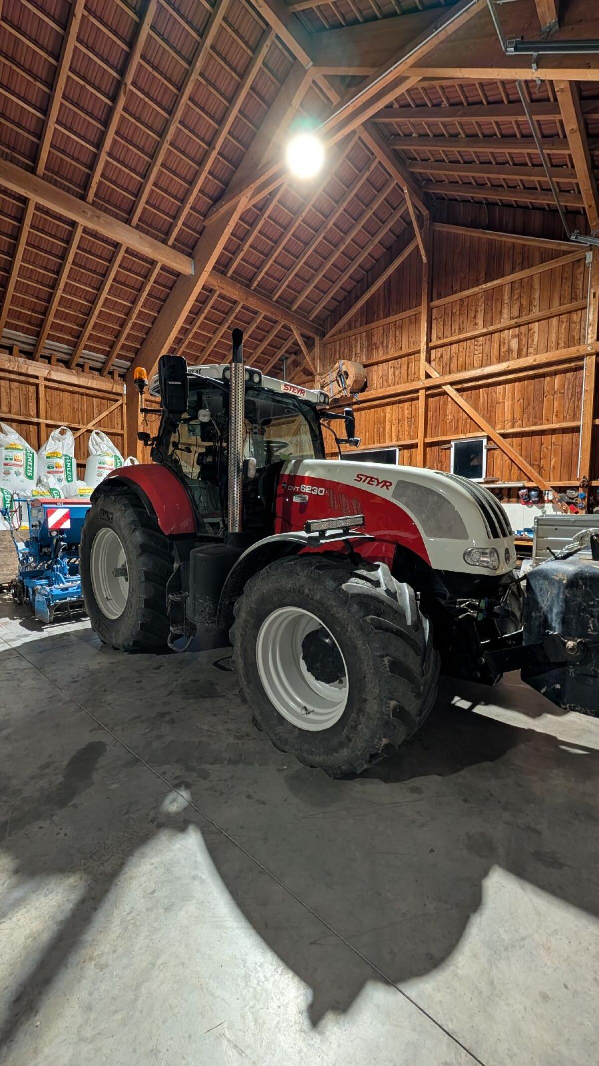 Steyr CVT 6230 mit RTK Lenksystem 3