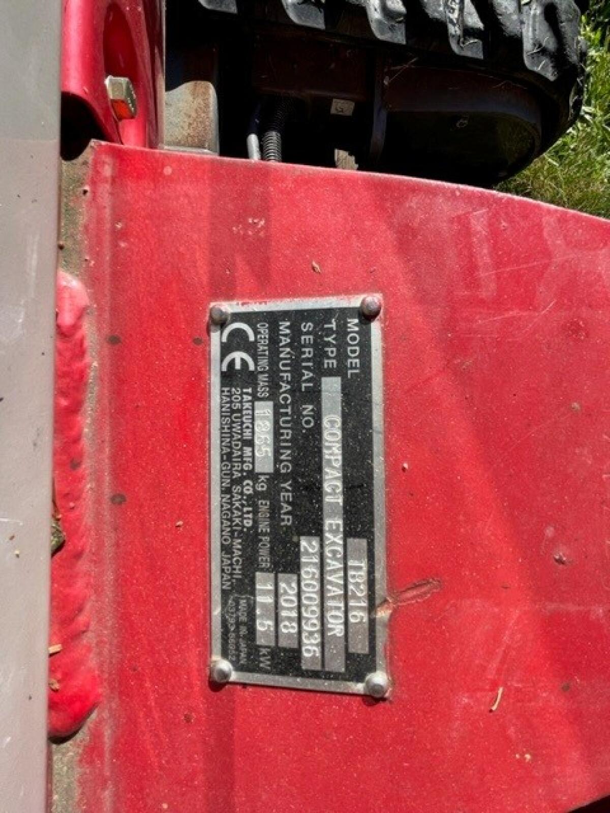Takeuchi TB216 Bagger 3