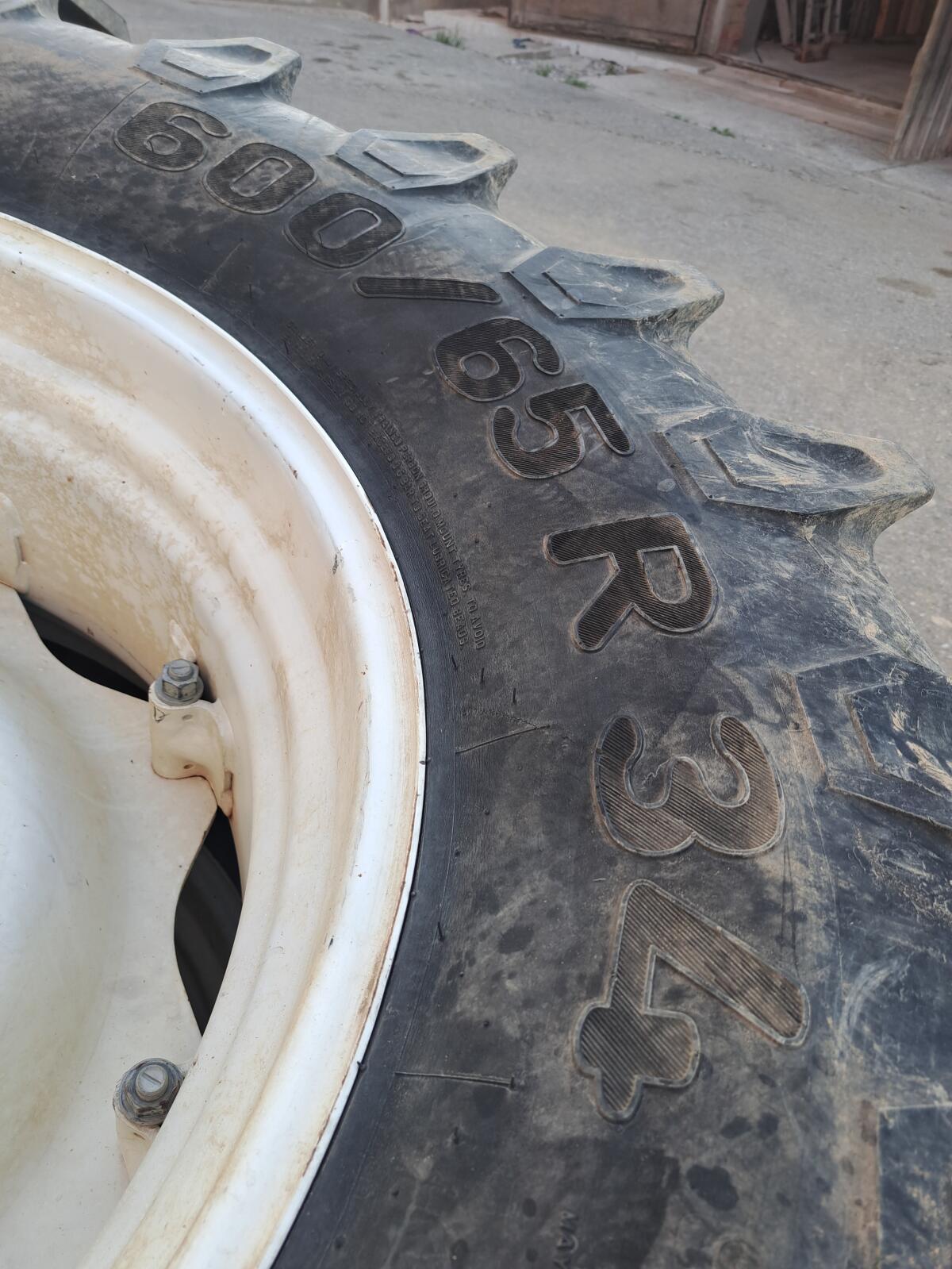 Kompletträder 600/65 R34 zu verkaufen 3