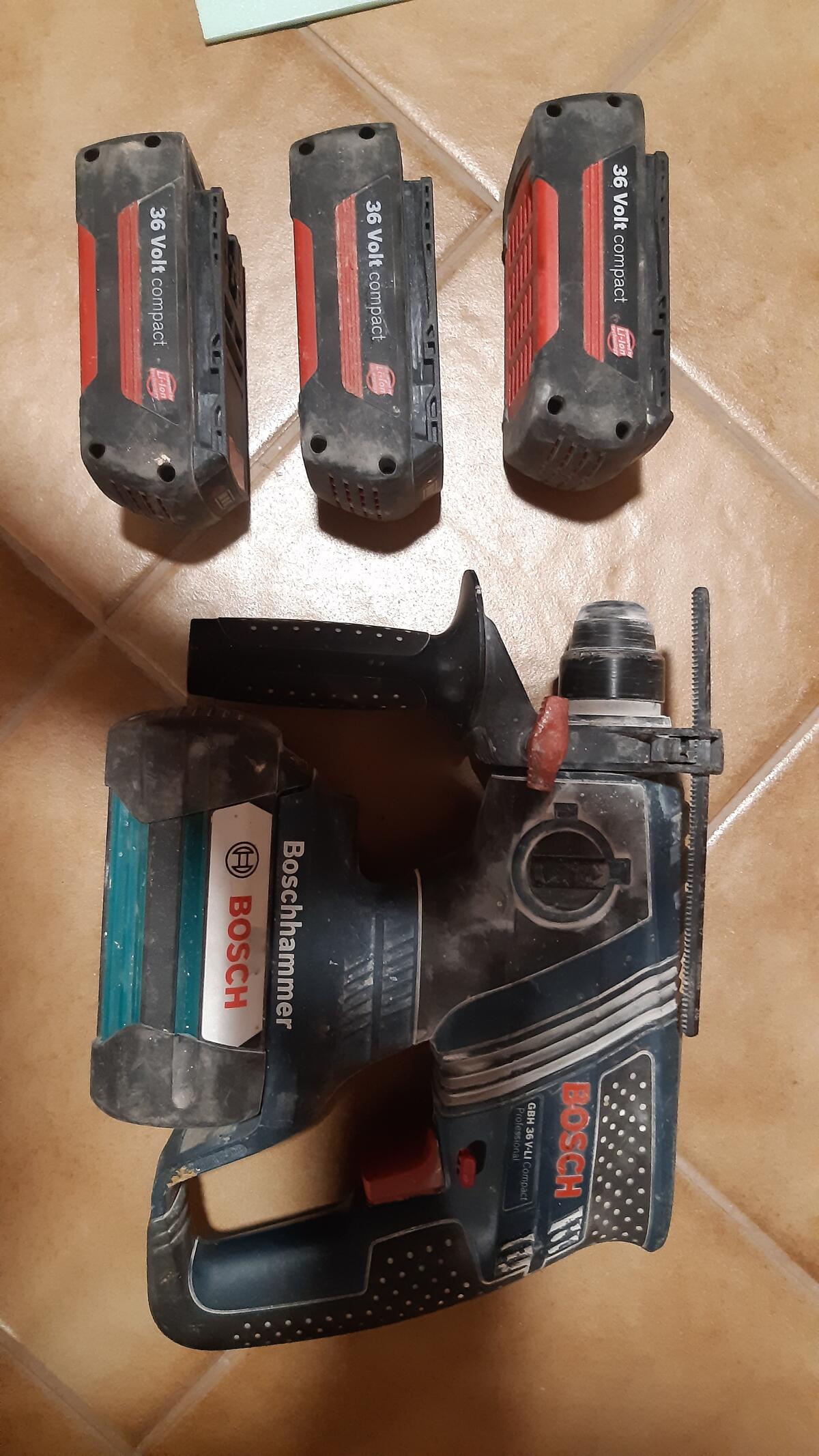 Bosch 36 V Akku-Bohrhammer 2
