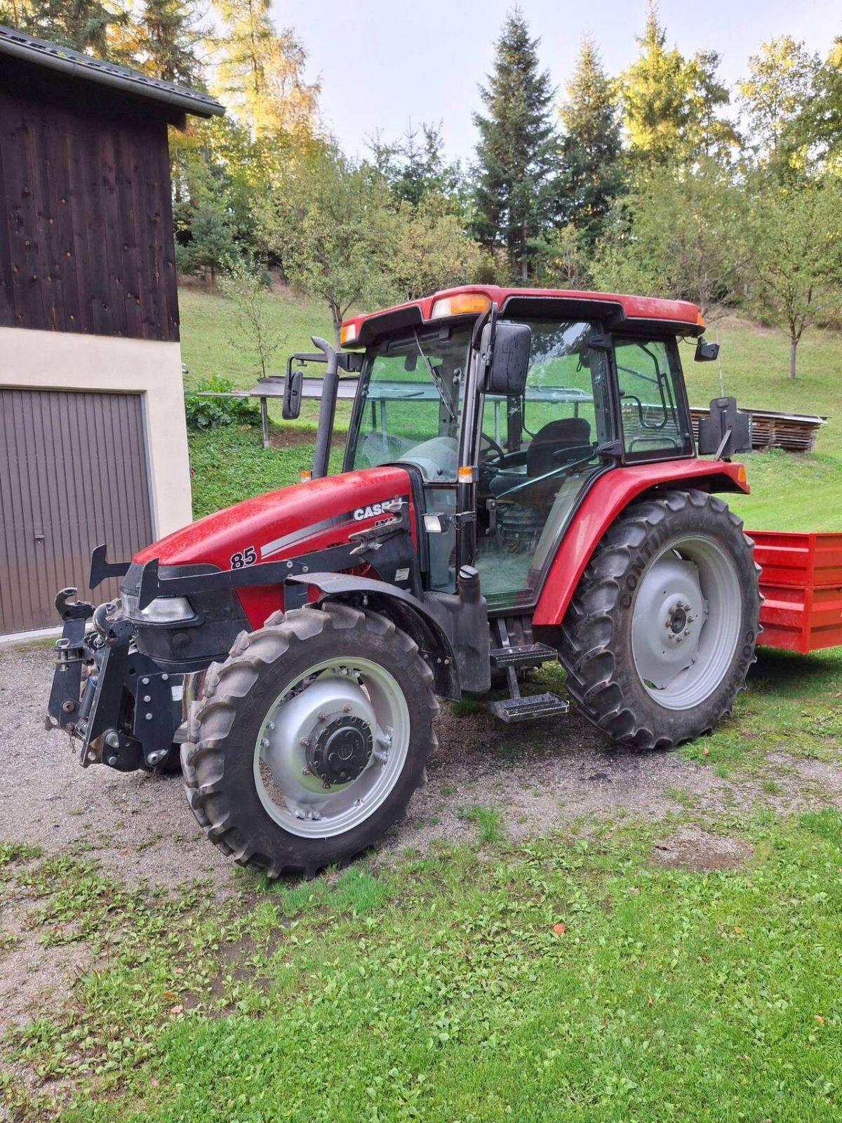 Case JXU 85 mit Frontlader 2