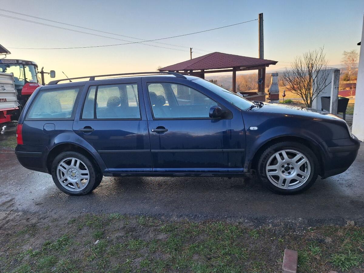 VW Golf Variant 2