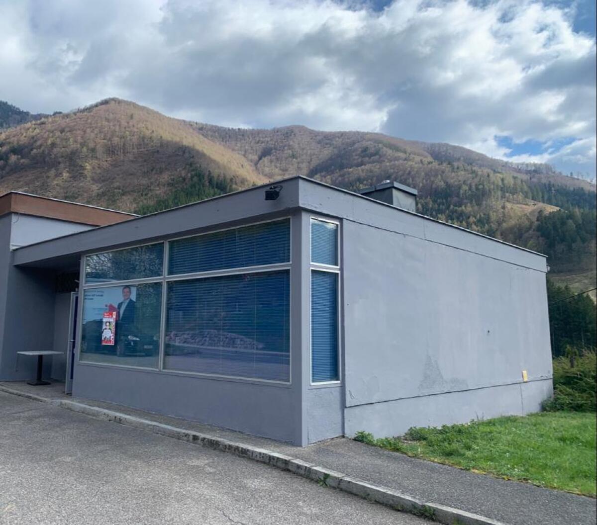 Vermiete Büro, Shop, Verkaufsraum, Lager 2