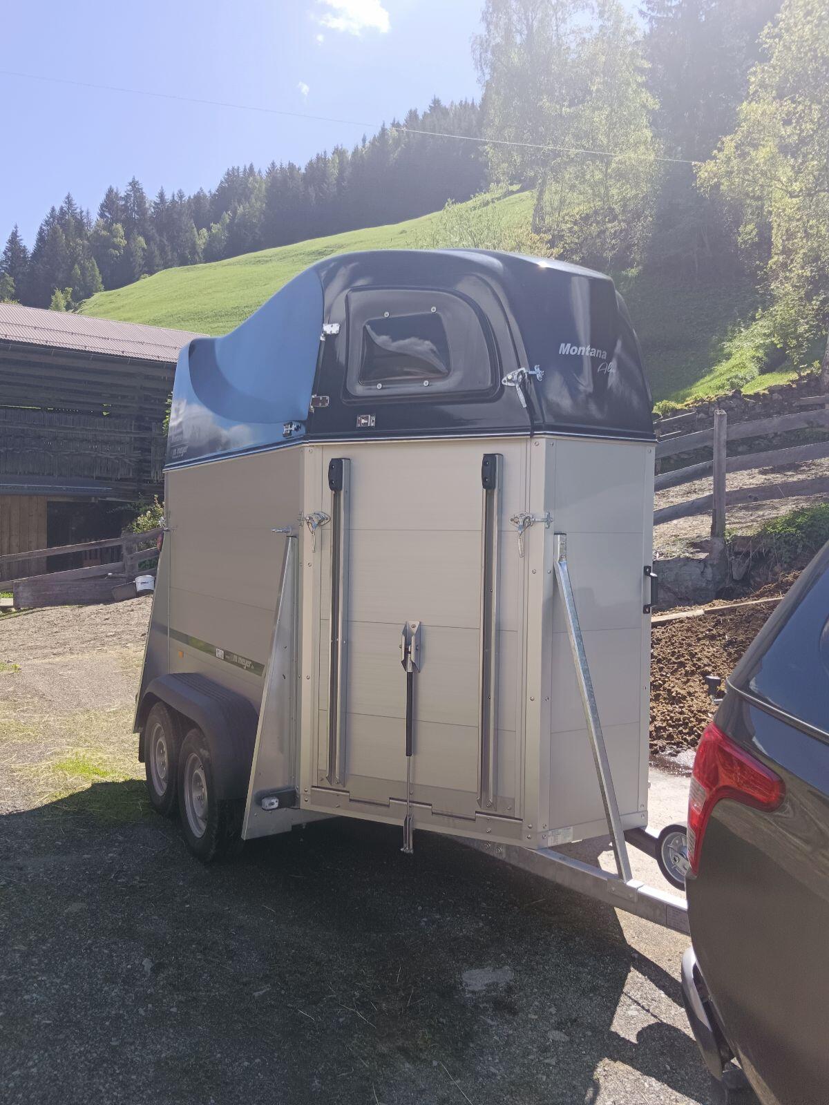 Pferdeanhänger 1