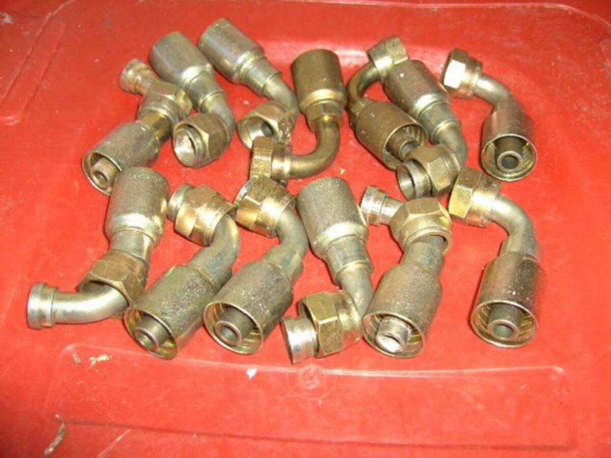 Suche Parker Pressfittinge, Pressarmaturen, Pressnippel 3