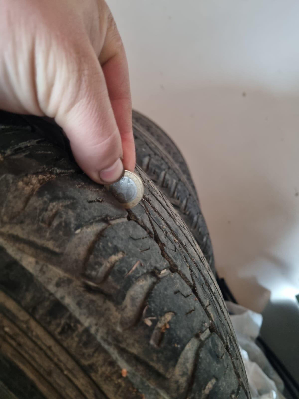 Autofelgen mit Reifen zu verkaufen 3
