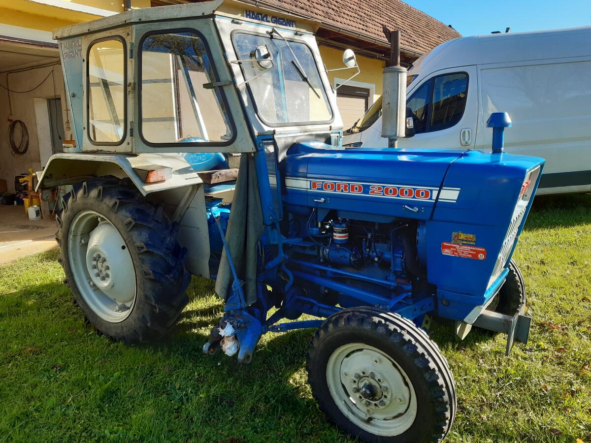 Ford 2000-8 Traktor 3