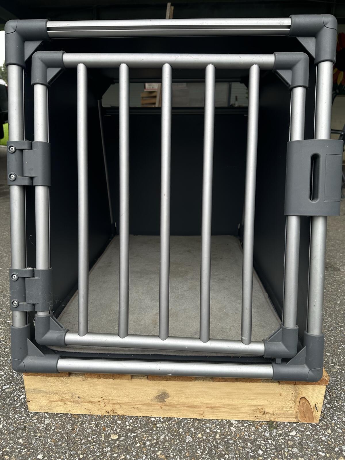 Hunde Autobox 1