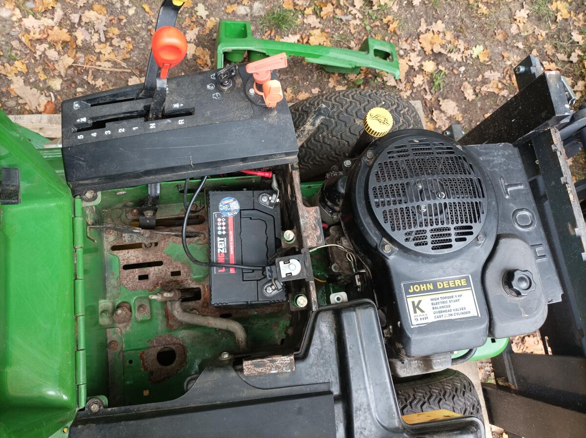John Deere Aufsitzmäher GX75 3