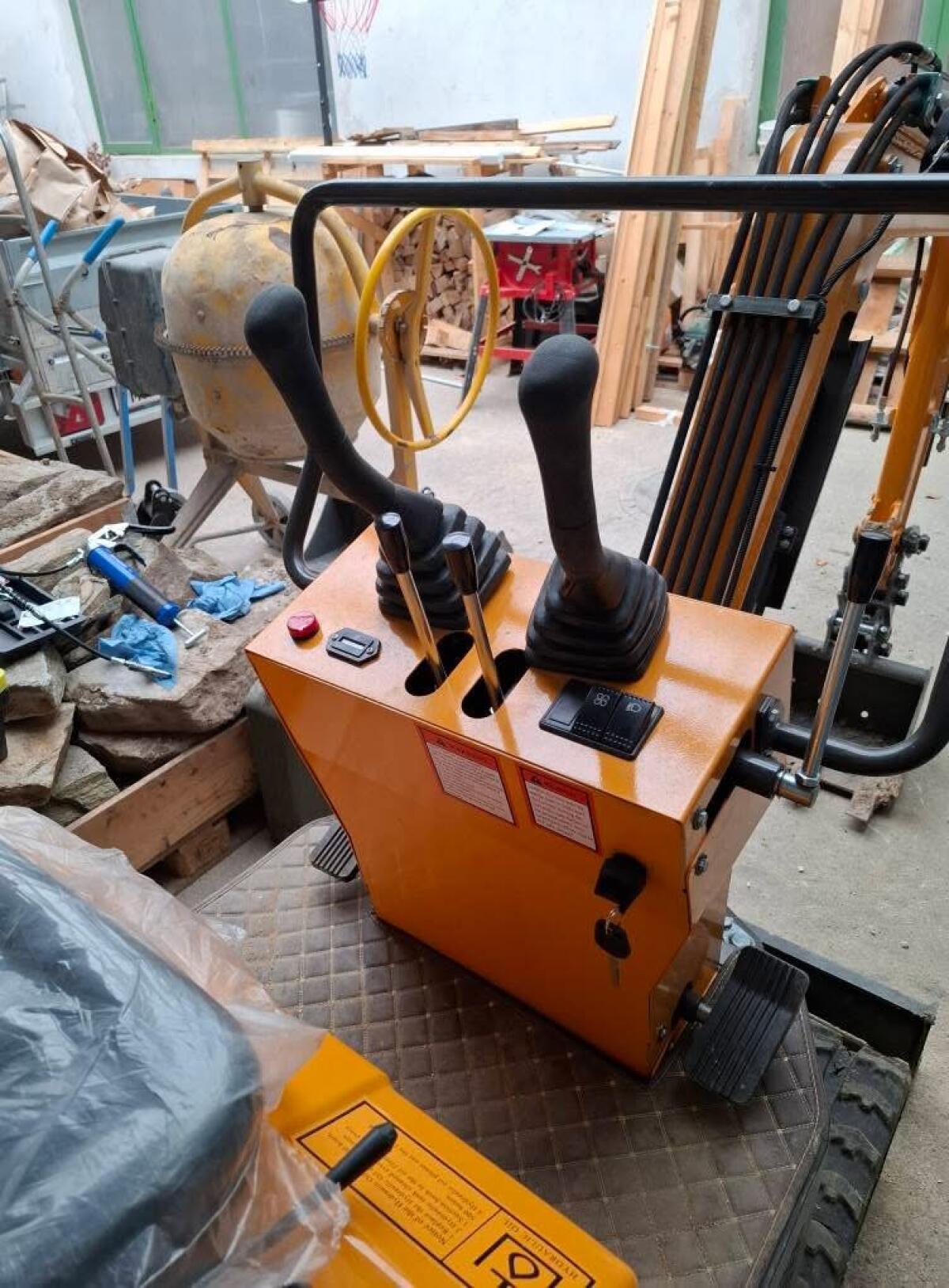 Minibagger 1,2 t Bj. 12/2024 UR12 3