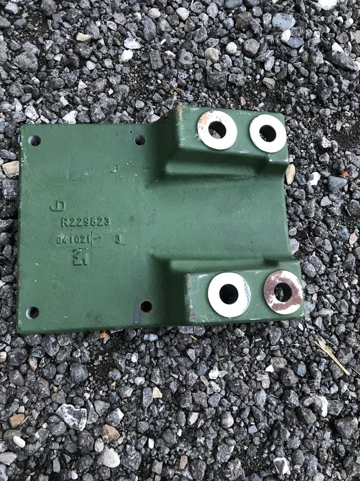 Kotflügelhalter John Deere 2