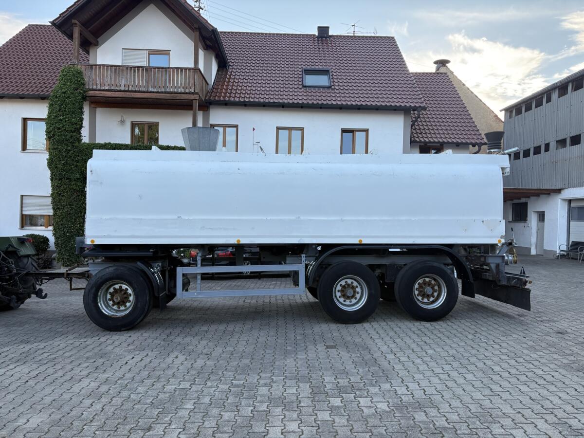 Zubringer Gülle Güllezubringer Güllefass Güllewagen Esterer 2