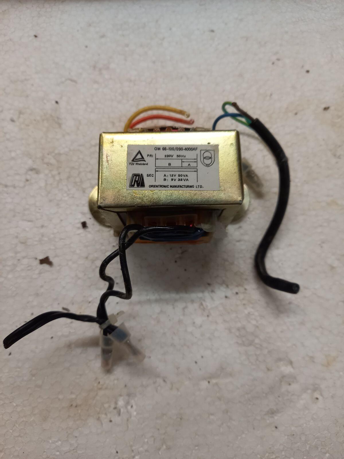 Lampen Trafo 220 V Ausgang 9/12 V 1