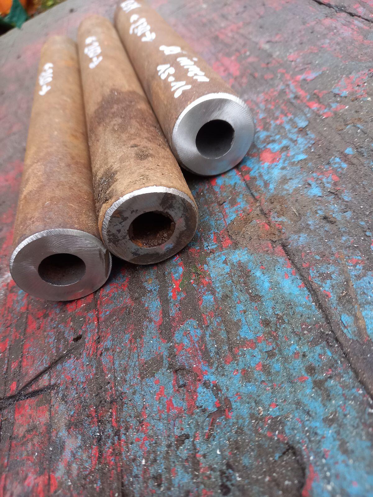 Starkwandige Rundrohre Dm. 34 mm 2