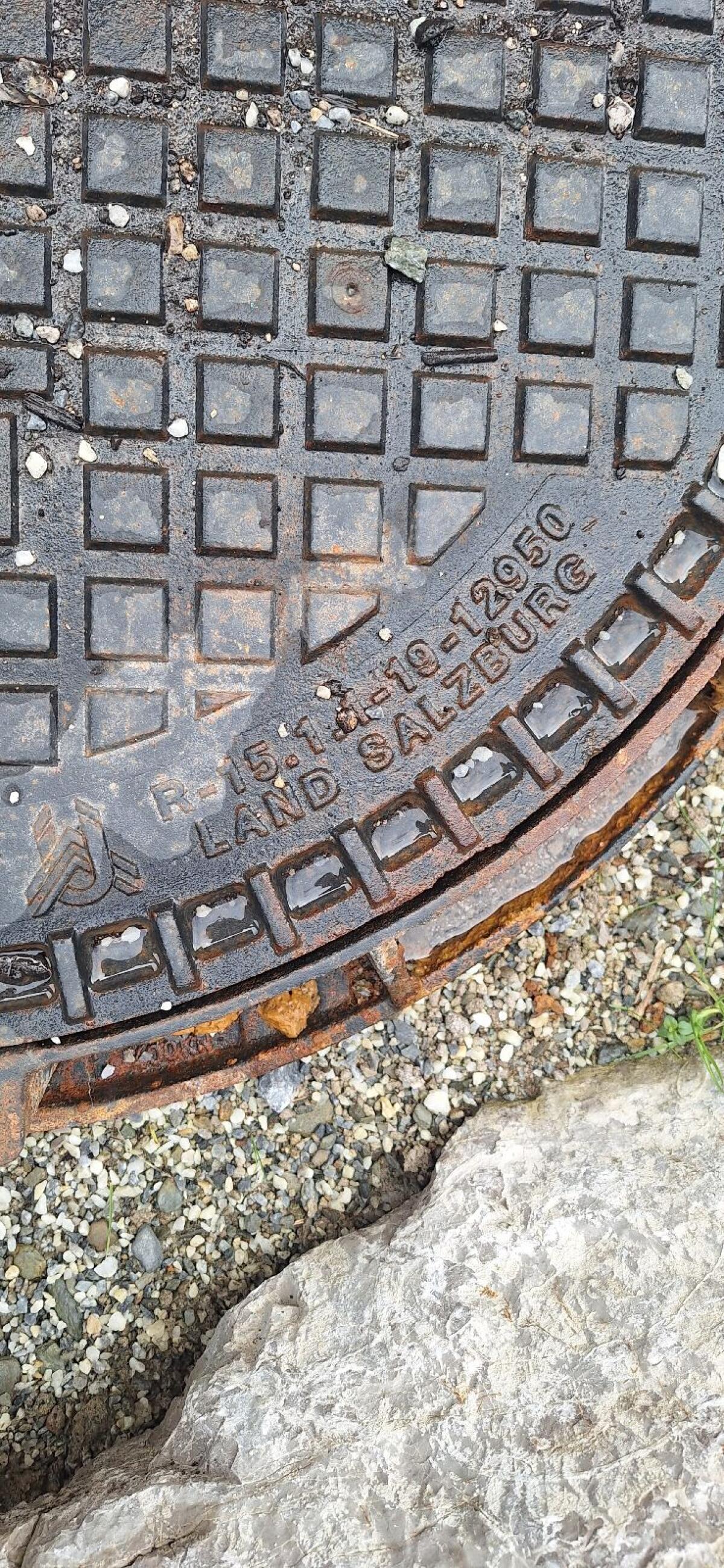 Schachtabdeckung für Asphaltbelag 1