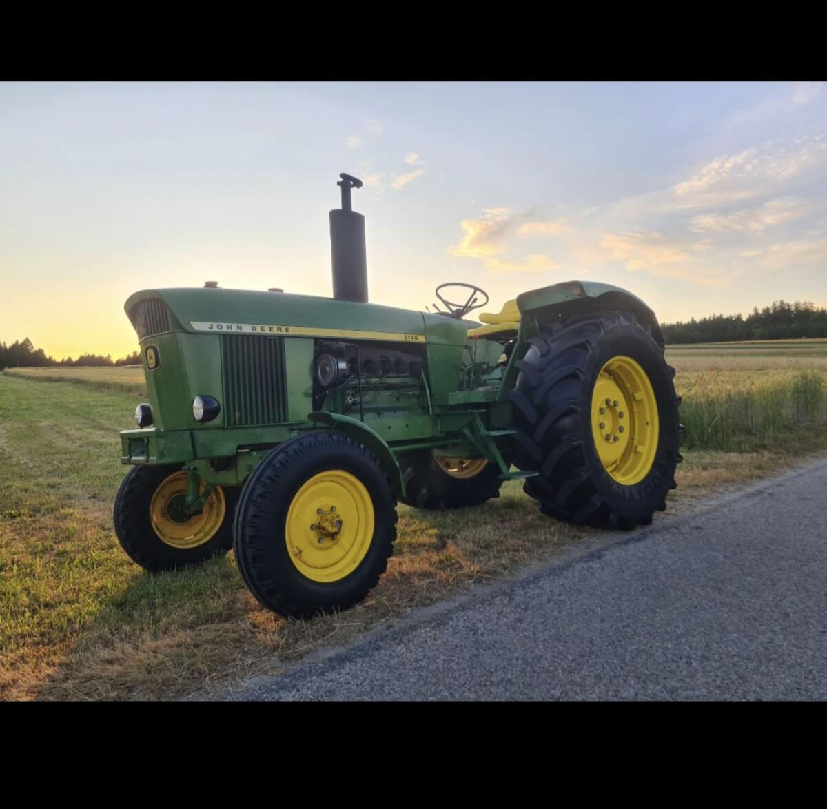 John Deere 3130 1