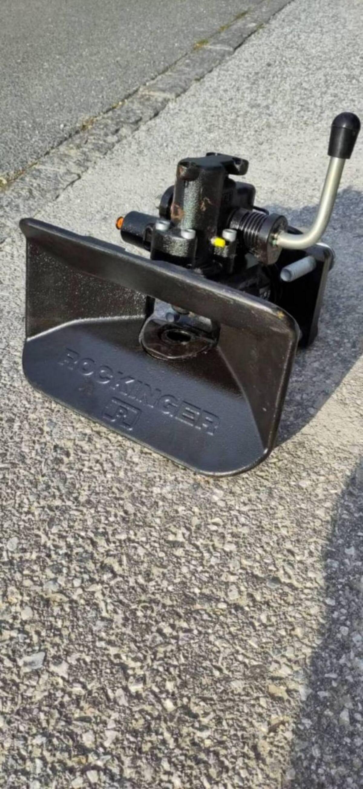 LKW Anhängekupplung Rockinger Typ 400 G150 2