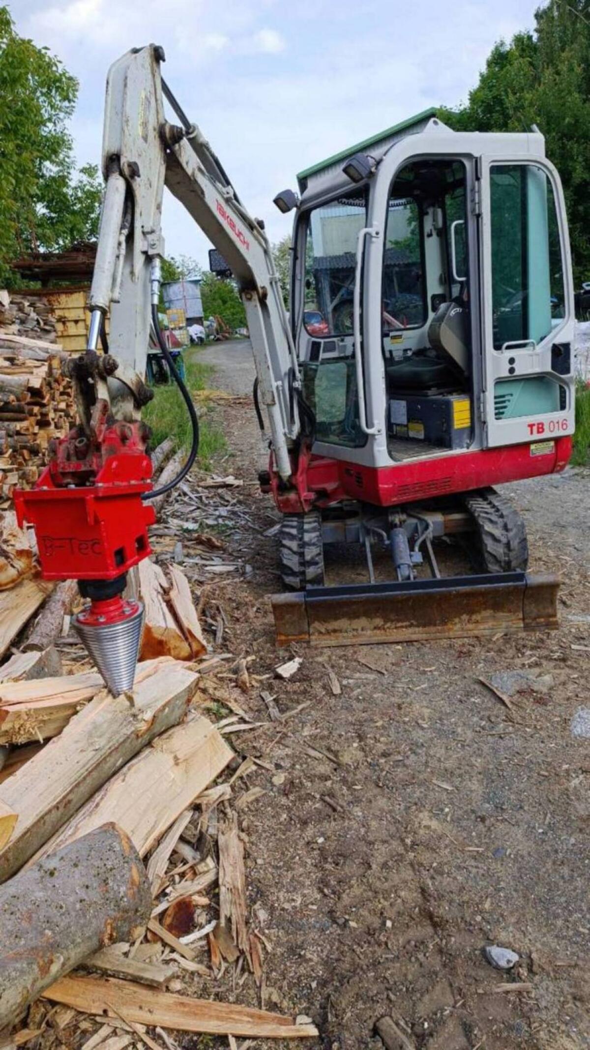 B-Tec Kegelspalter für Minibagger, Rückewagen 3