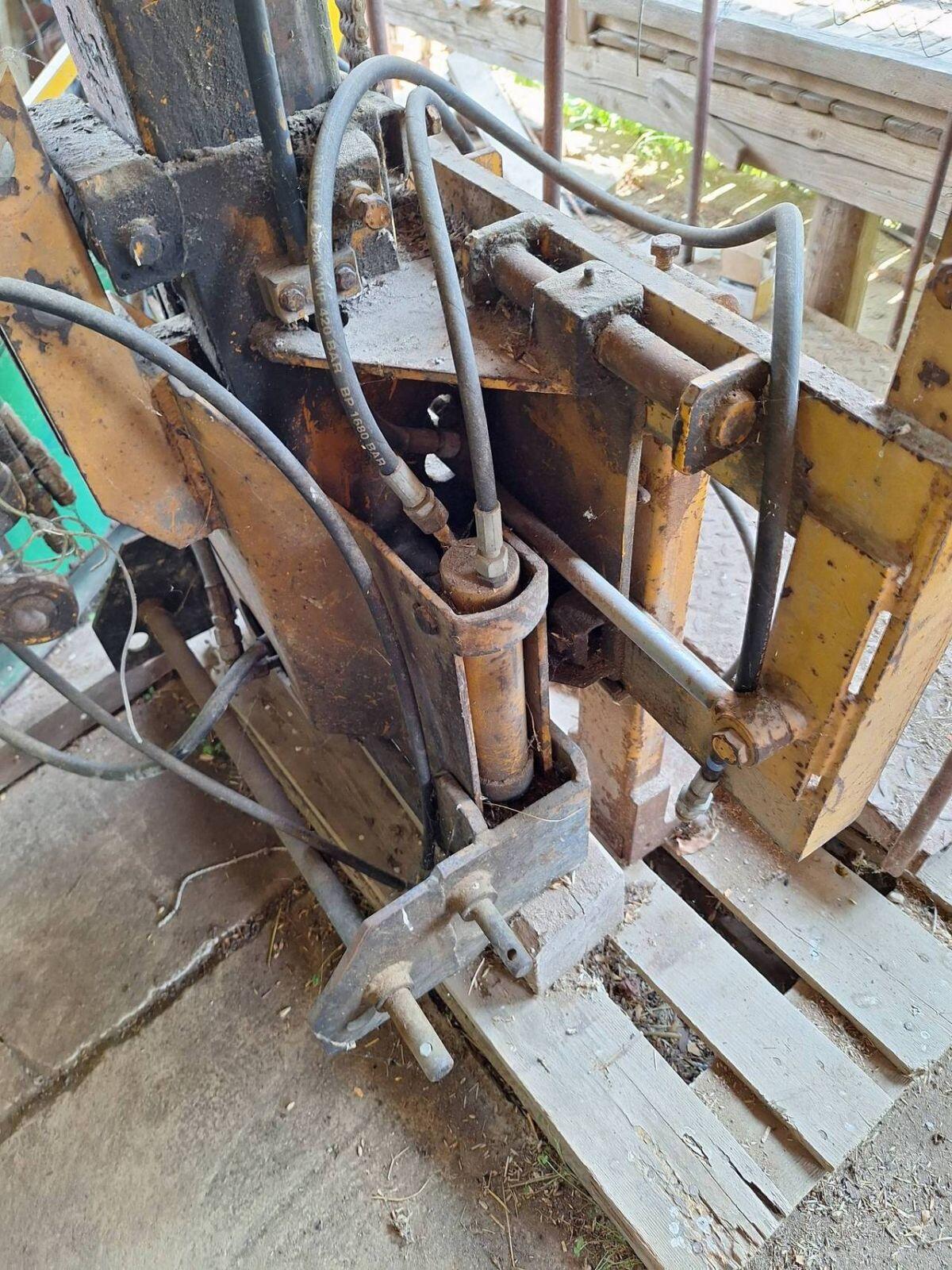 Heckstapler inkl. Arbeitsbühne, Traktorstapler 2