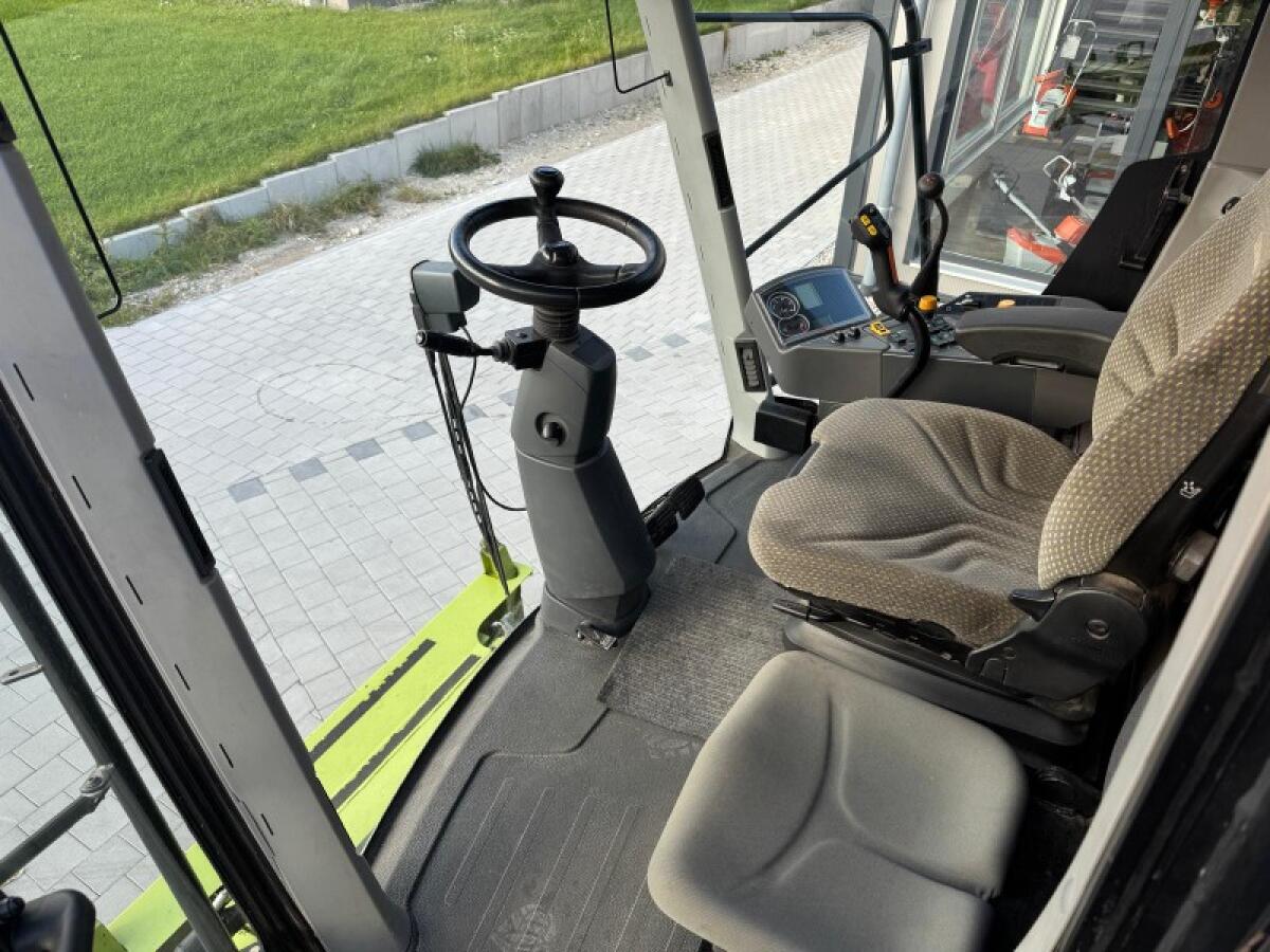 Mähdrescher zu verkaufen Claas Avero 240 APS 3