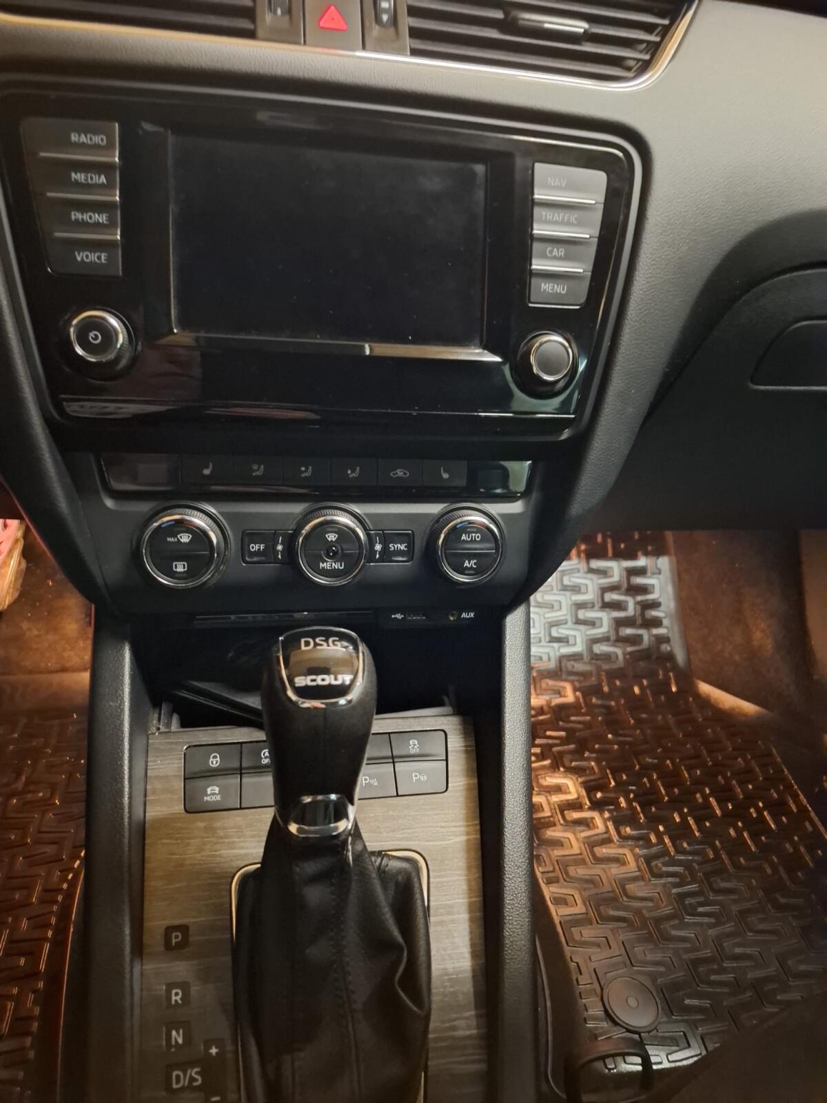 Skoda Octavia Scout DSG Automatik, Bj. 2016 3