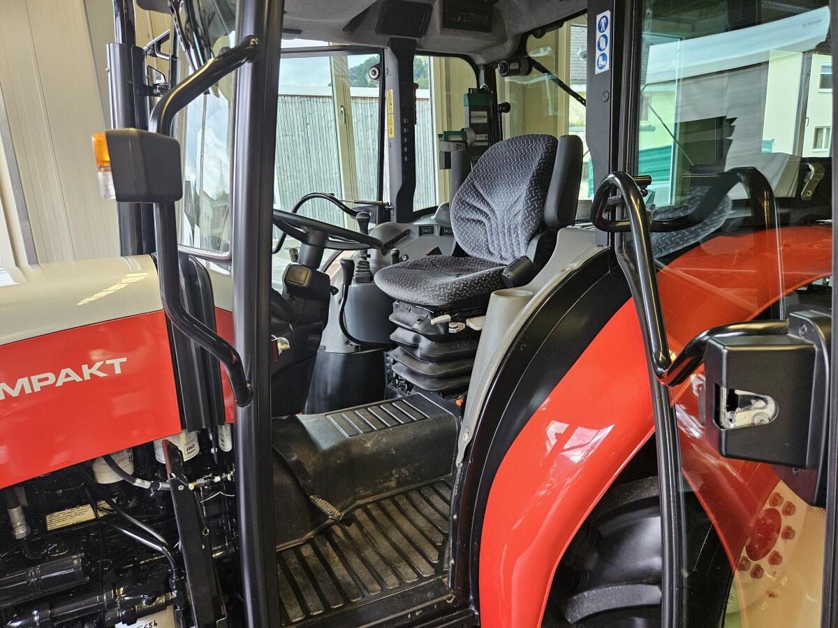 Steyr 4075A Kompakt 'wie neu' 2