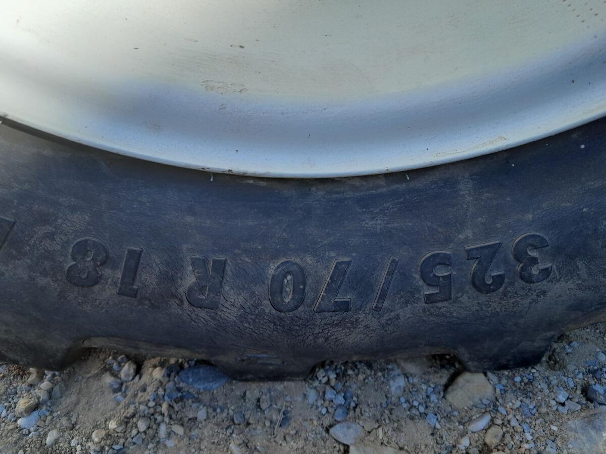 Suche Felgen mit Reifen für Lindner 1055 A 2