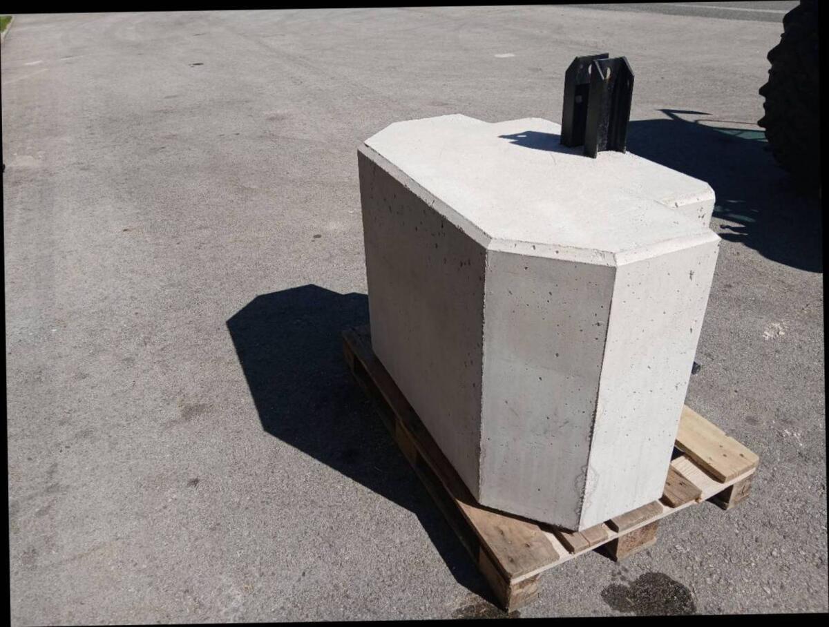 Front- und Heckgewicht 1.250 kg Traktorgewicht 1