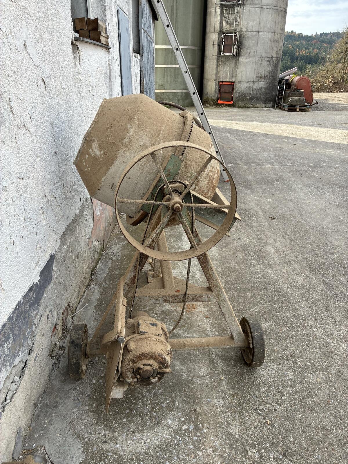 Mischmaschine mit Motor 3