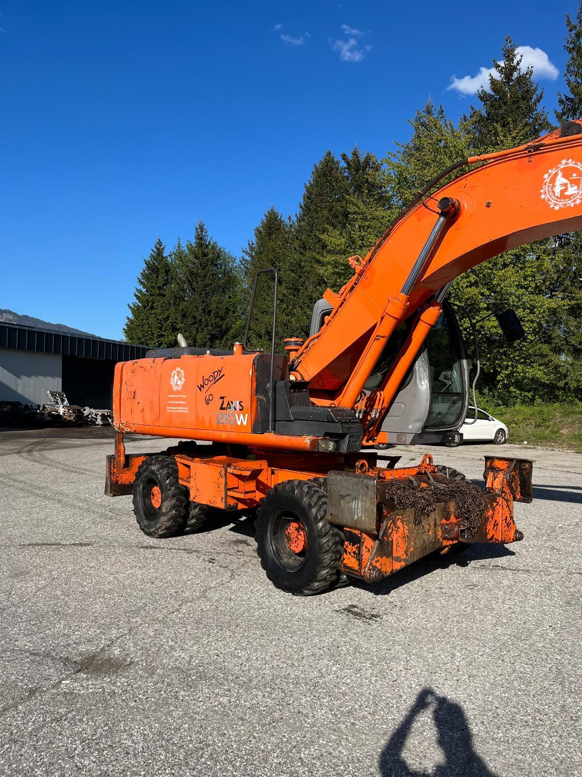 Baggerprozessor - Prozessorbagger Hitachi mit Woody 60 2