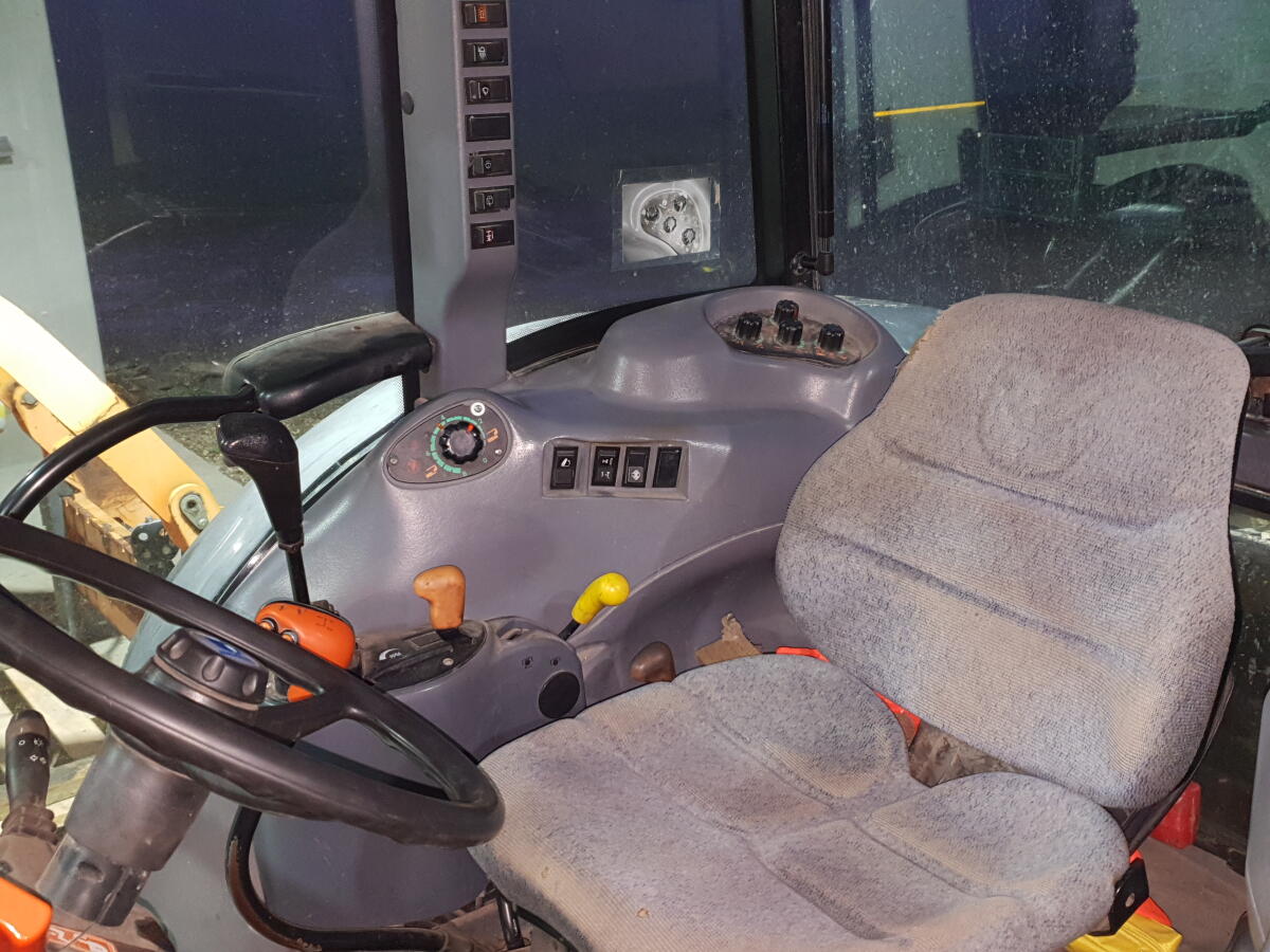 New Holland TN 75 SA mit Frontlader und Vollausstattung 3