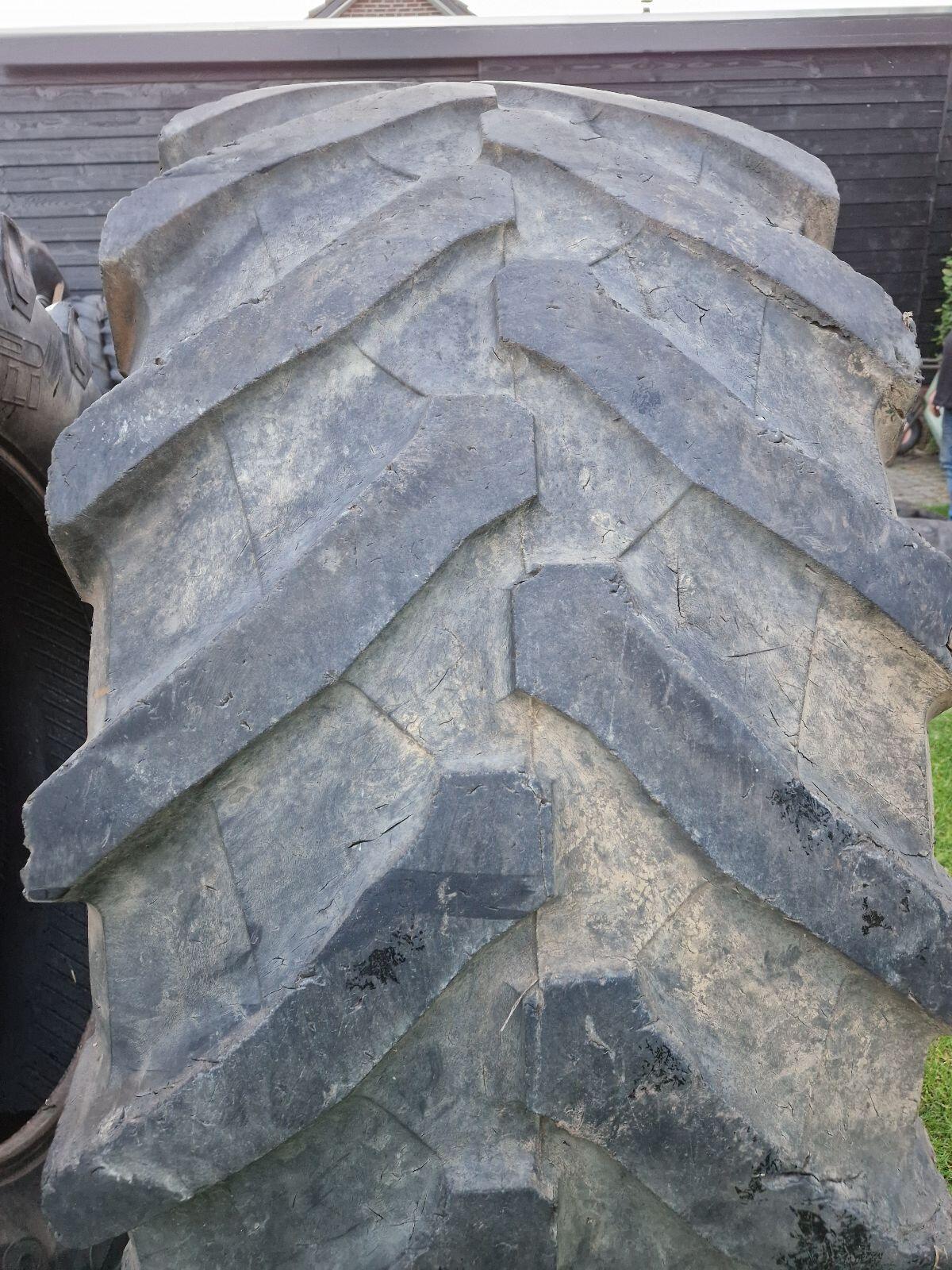 Pirelli 650/65 R38 Reifen 3