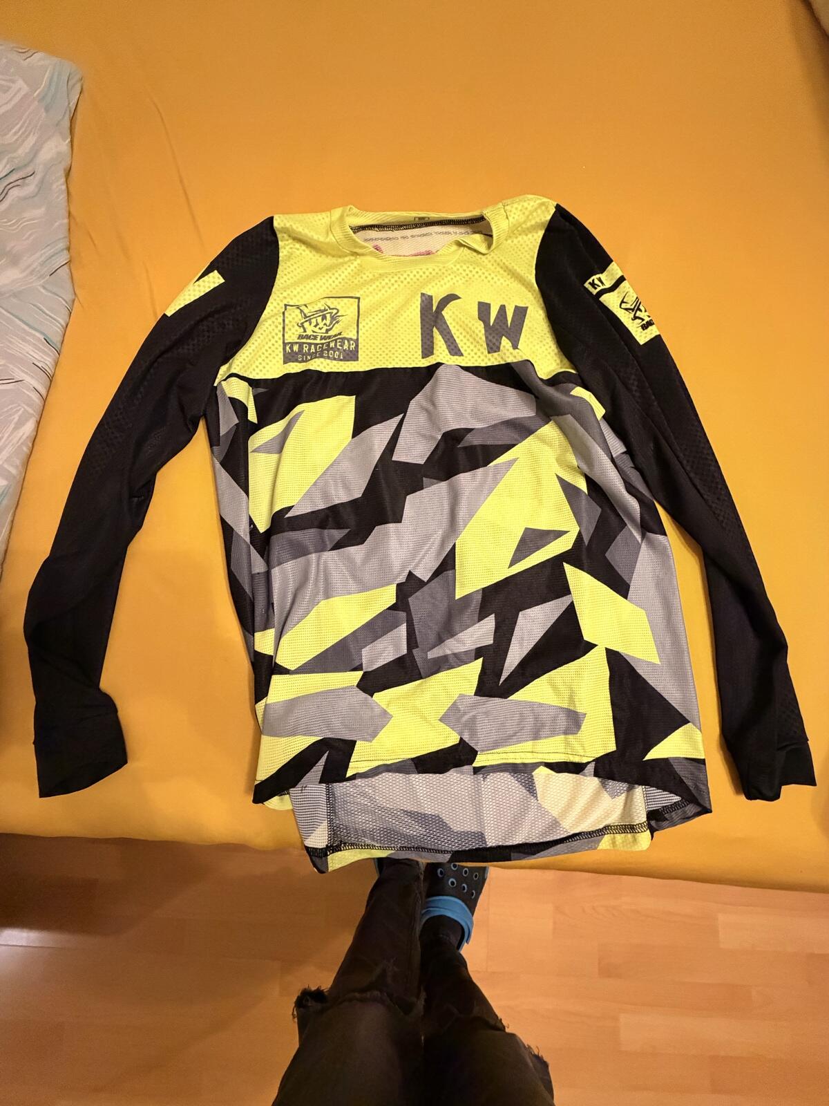 KW Racewear Motocross Bekleidung 1