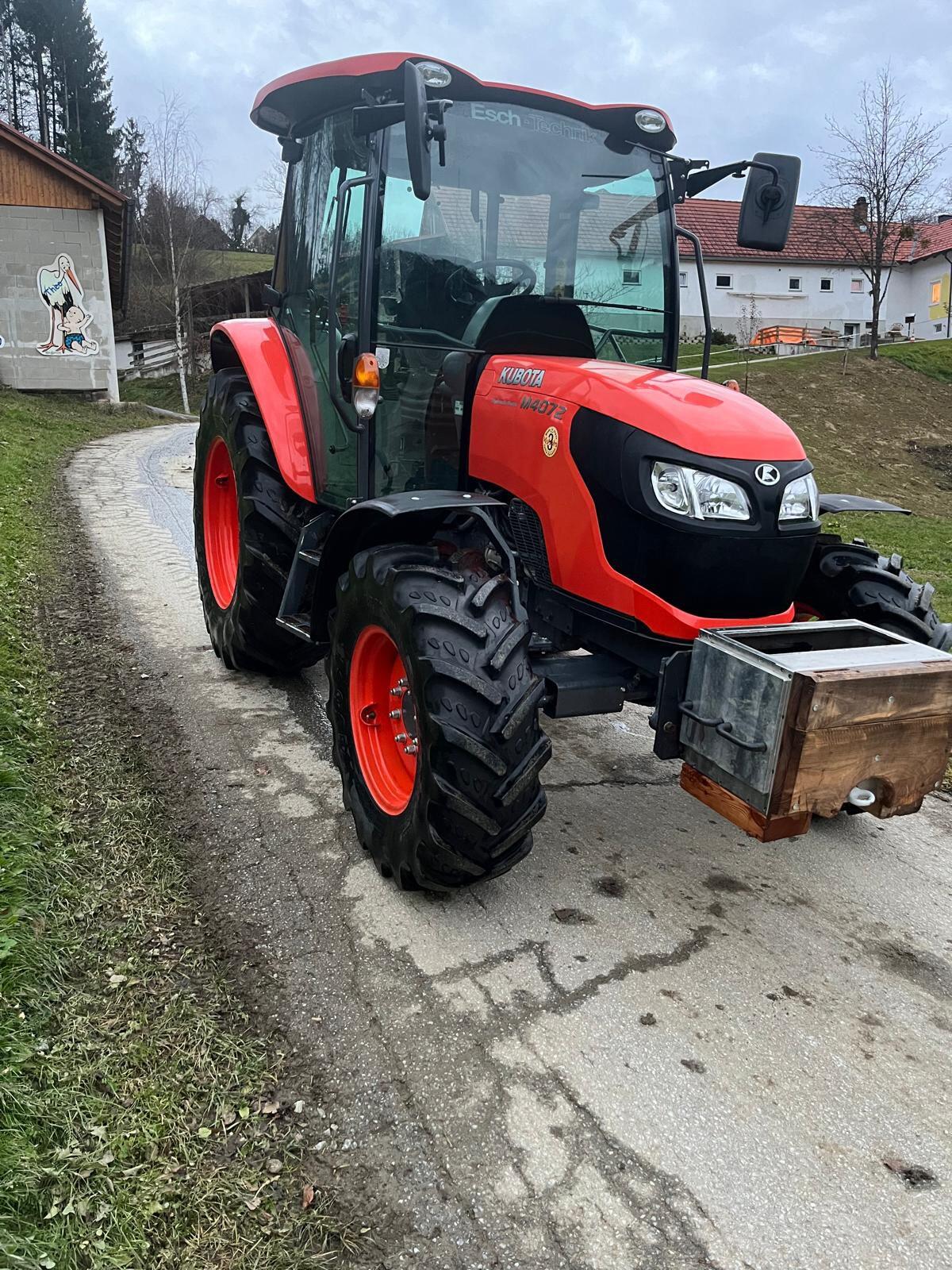 Kubota M4072 2