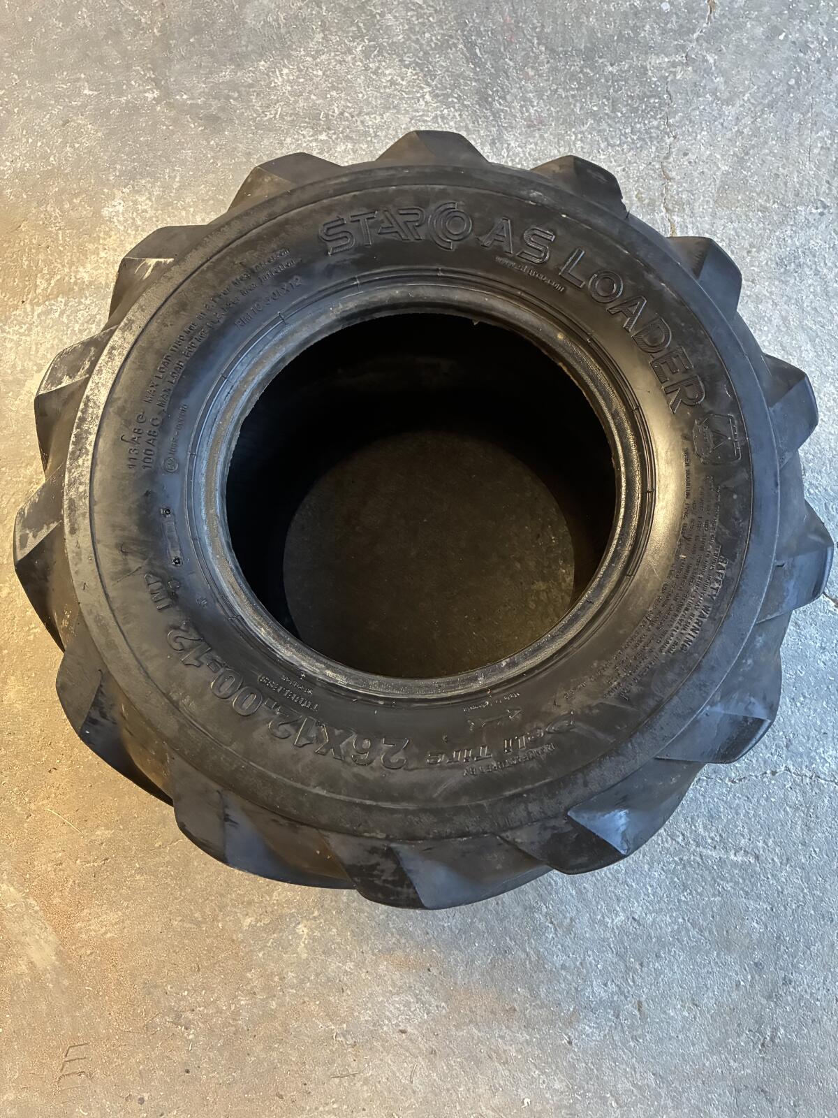 Verkaufe 4Stk. Hofladerreifen Starco AS Loader 26x12.00-12 1