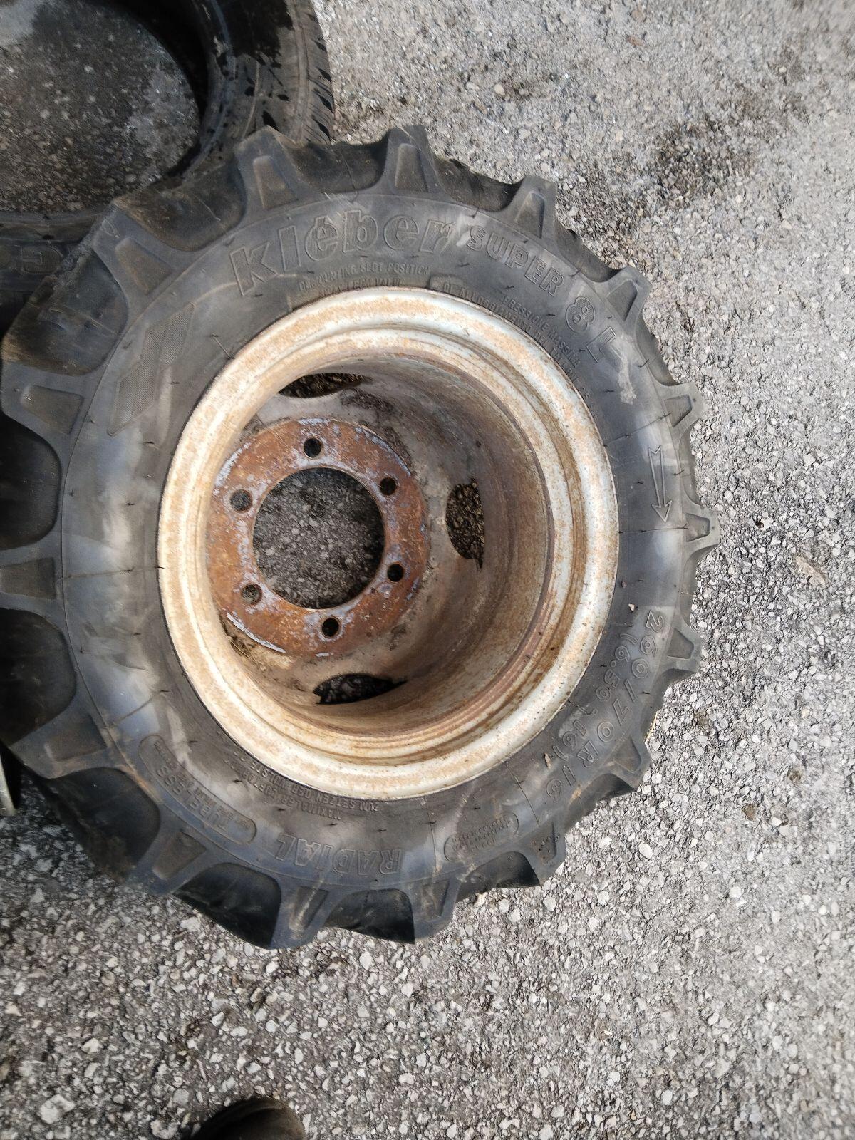 Kleber Super 8L 260/70R16 2