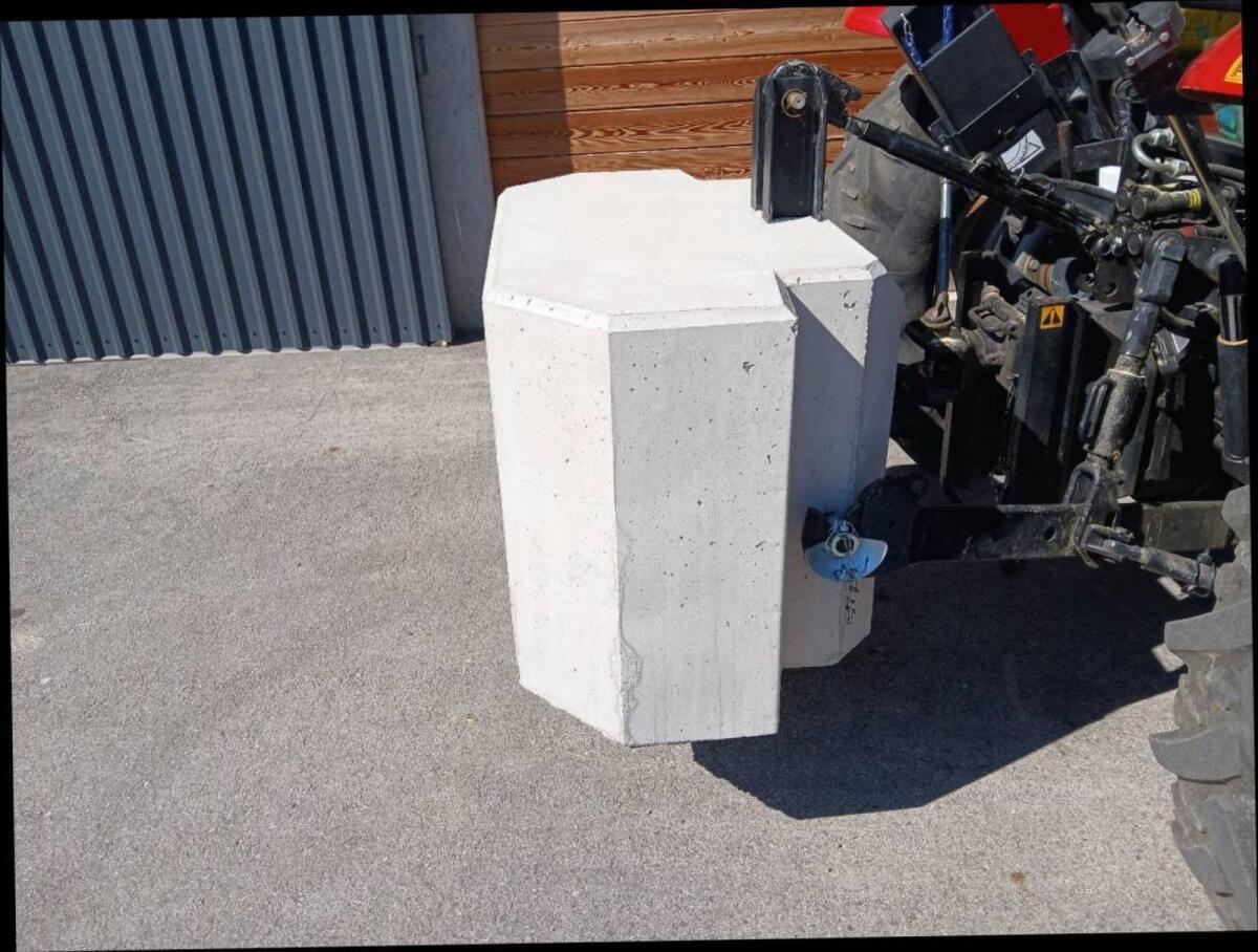 Front- und Heckgewicht 1.250 kg Traktorgewicht 3