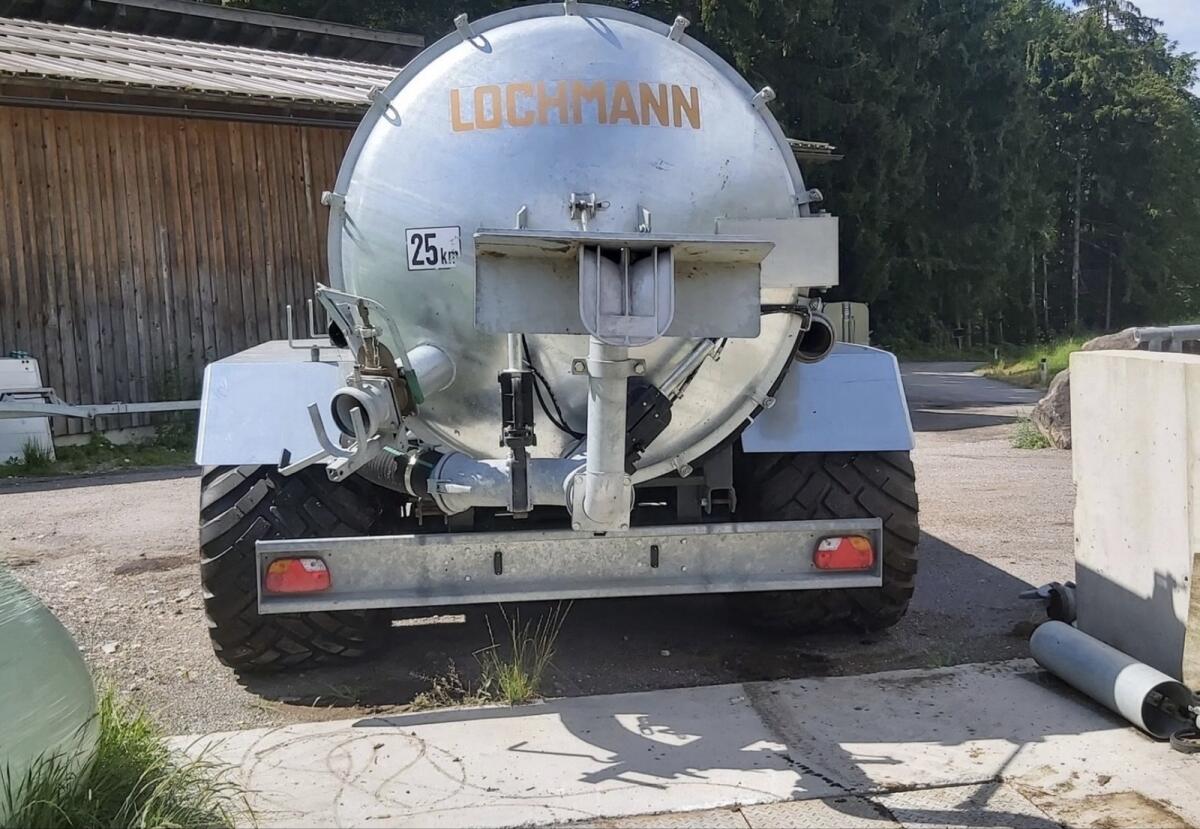 Lochmann Güllefass mit Triebachse 2