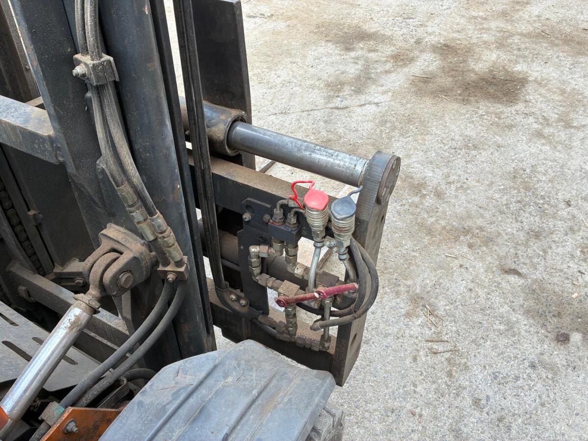 Elektrostapler mit Ladegerät Still 3