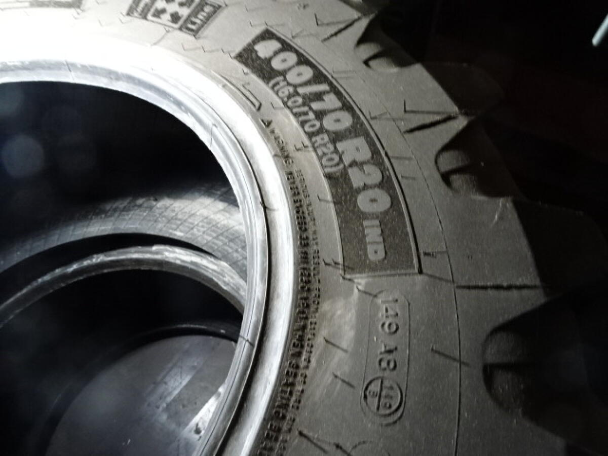 2 Stk. Reifen 16/70-20 für Lader (Liebherr, Merlo, usw.) 3