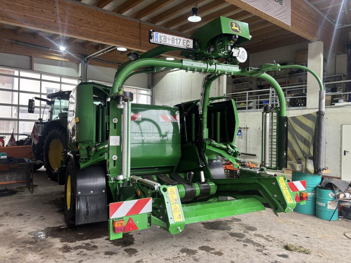 John Deere C441R 3