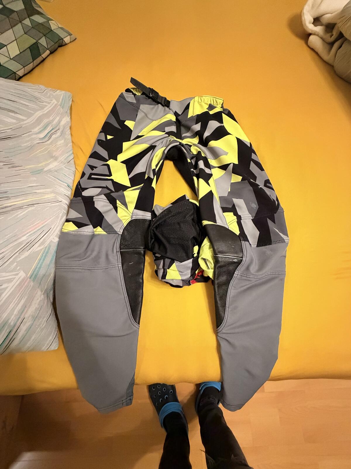 KW Racewear Motocross Bekleidung 2