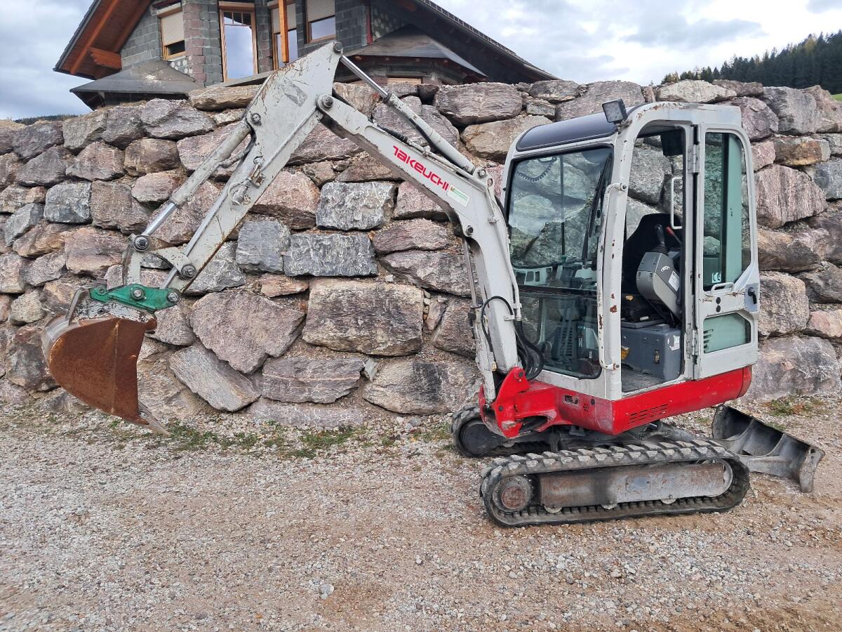 Minibagger Takeuchi TB 016 2