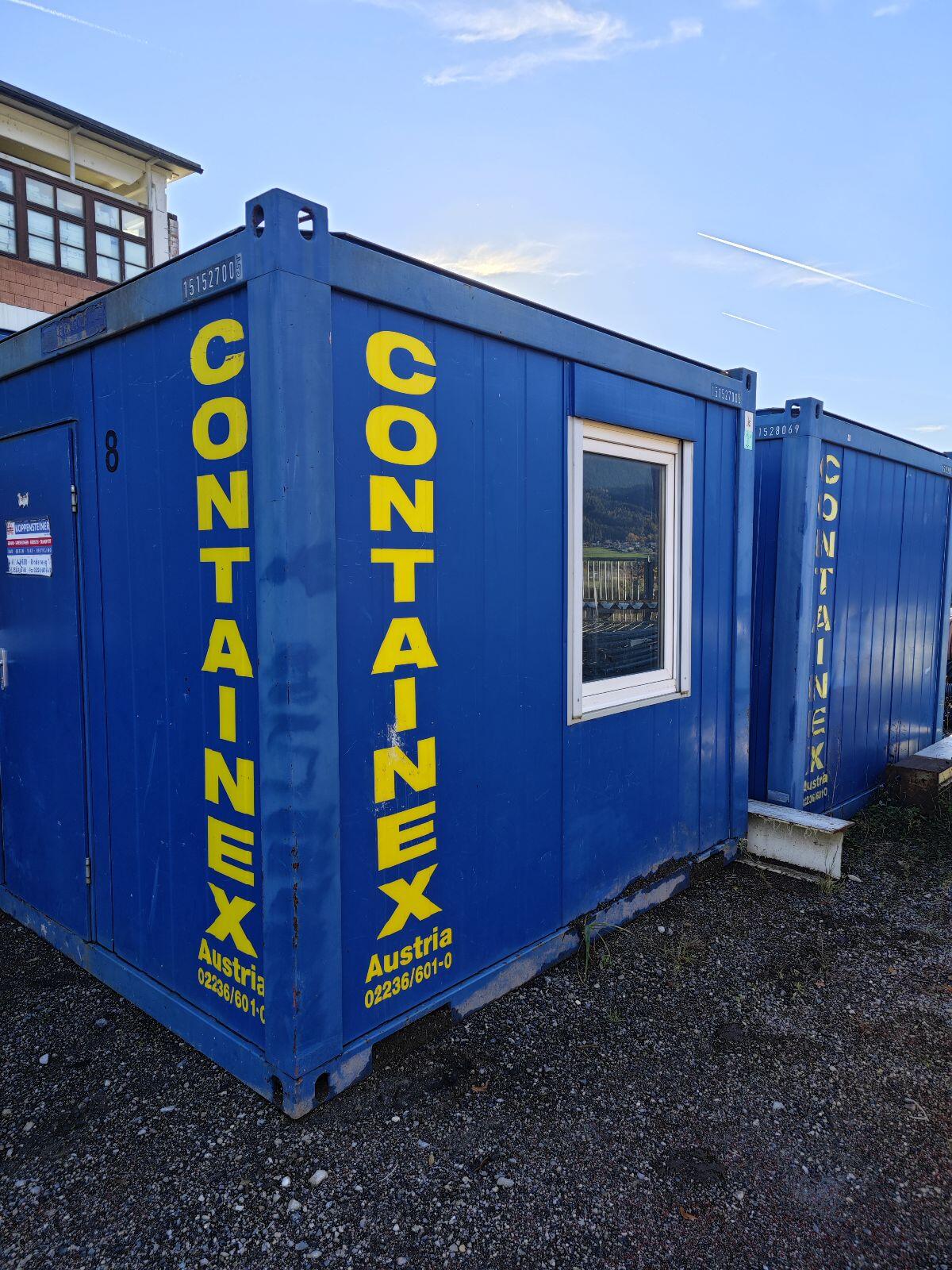 Baucontainer 2,50 x 2,50 x 3 m lang mit Eckbank 1