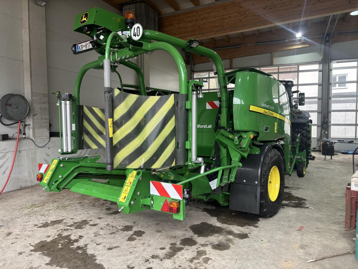 John Deere C441R 2