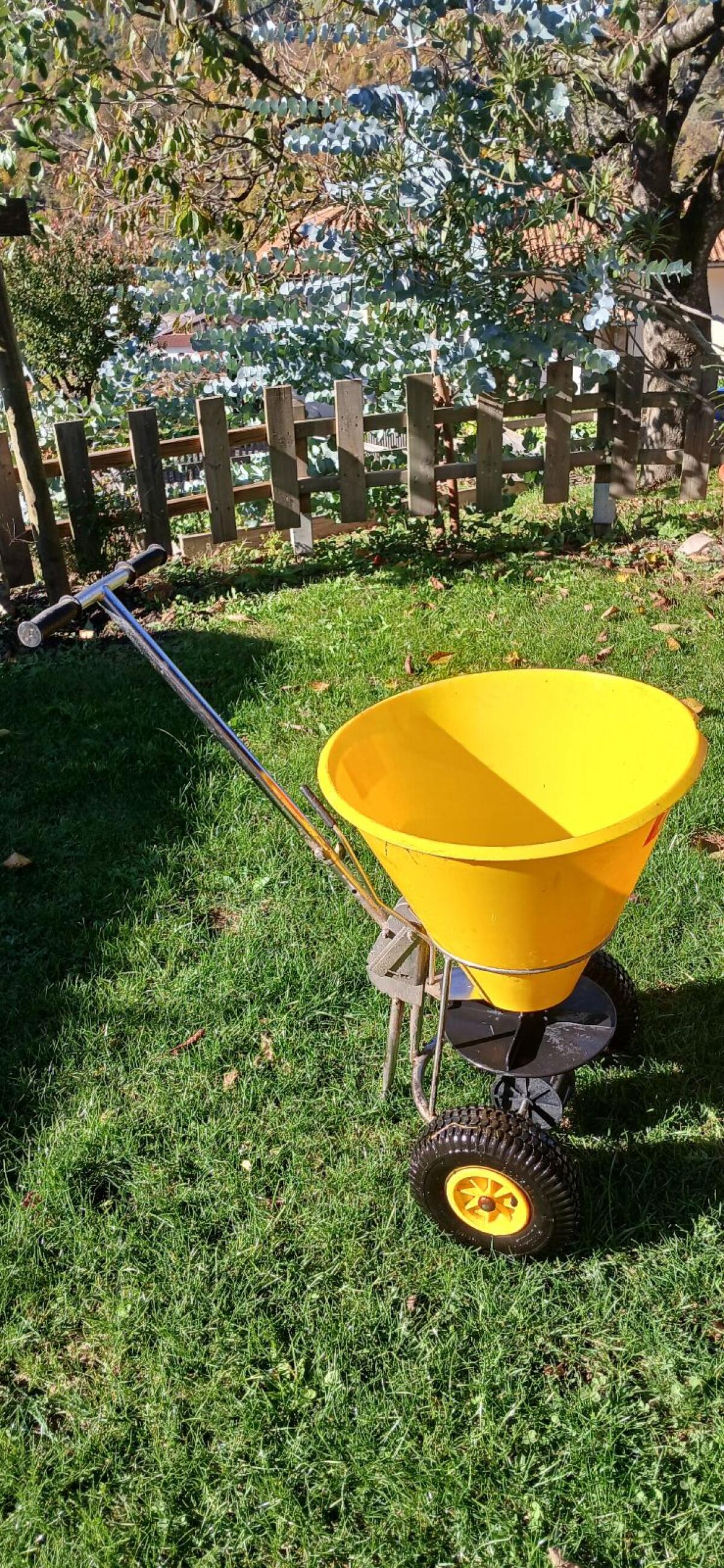 Salzstreuer händisch 2