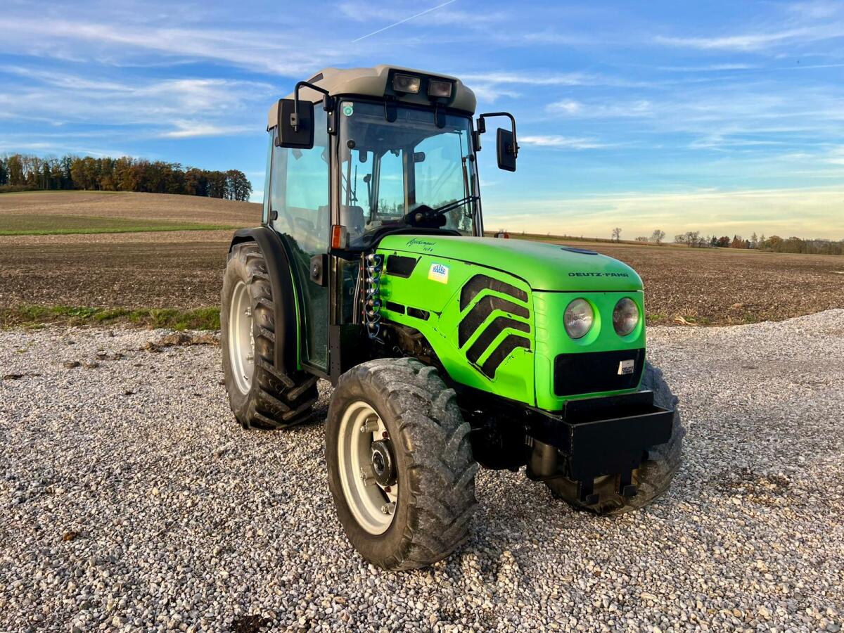 DEUTZ-FAHR AgroCompact F70 1