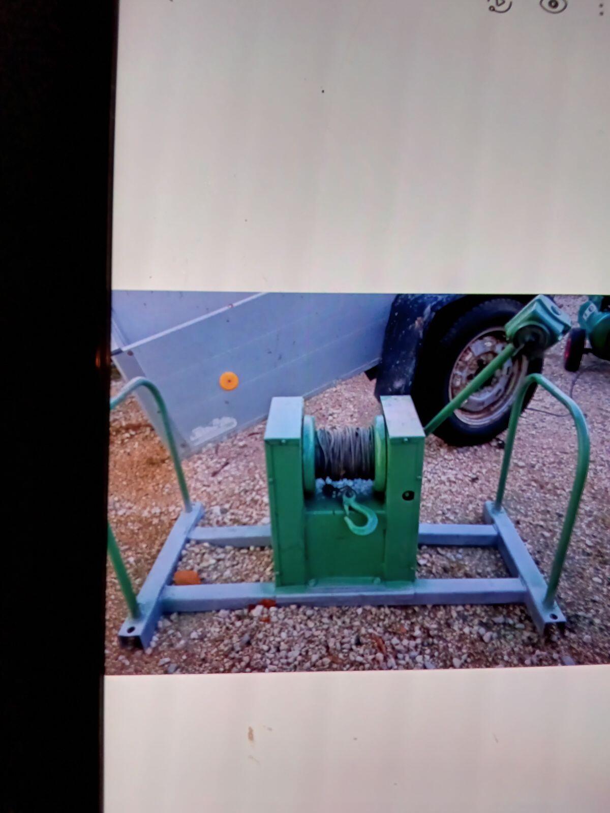 Bauaufzug mit Kranarm 1